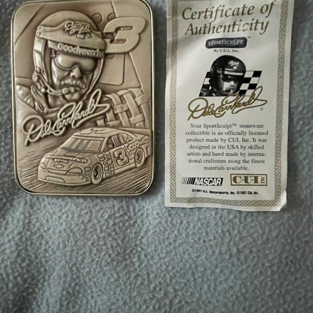 Dale Earnhardt Commemorative Plaque with stand! -  New with Box! - Picture 3 of 4